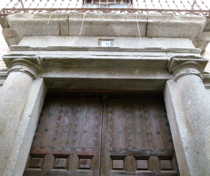 Portada del Colegio de San Bernardino en la calle de Santo Tome (1612) Portada del Colegio de San Bernardino en la calle de Santo Tome (1612)