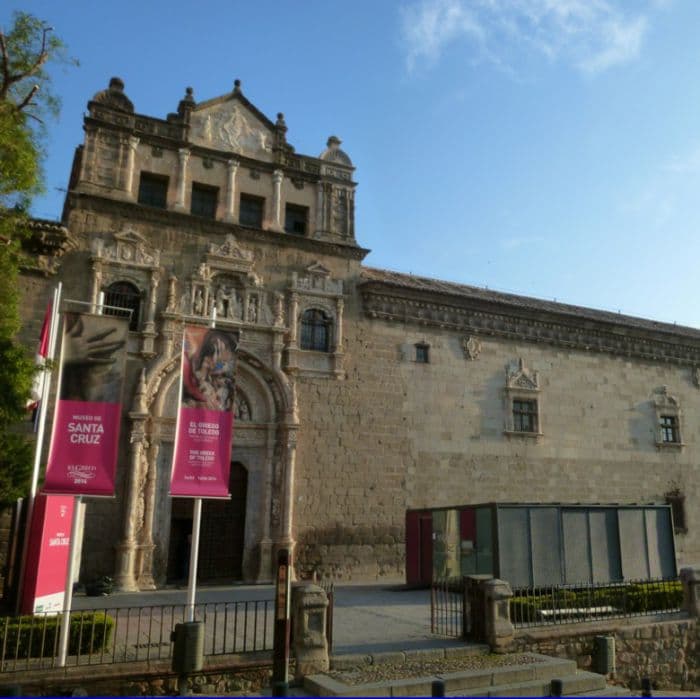 Fachada del Museo de Santa Cruz Fachada del Museo de Santa Cruz